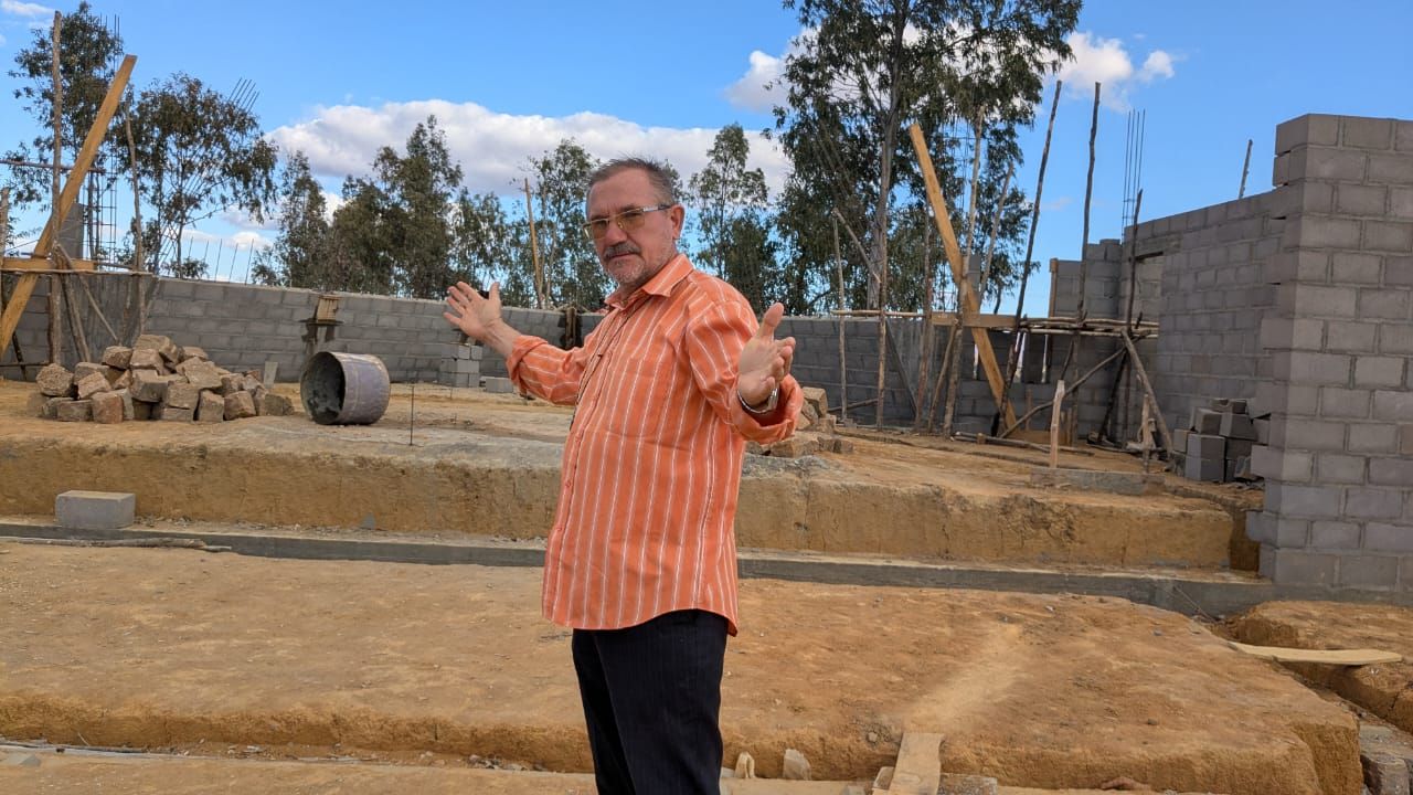 Budowa kościoła na Madagaskarze